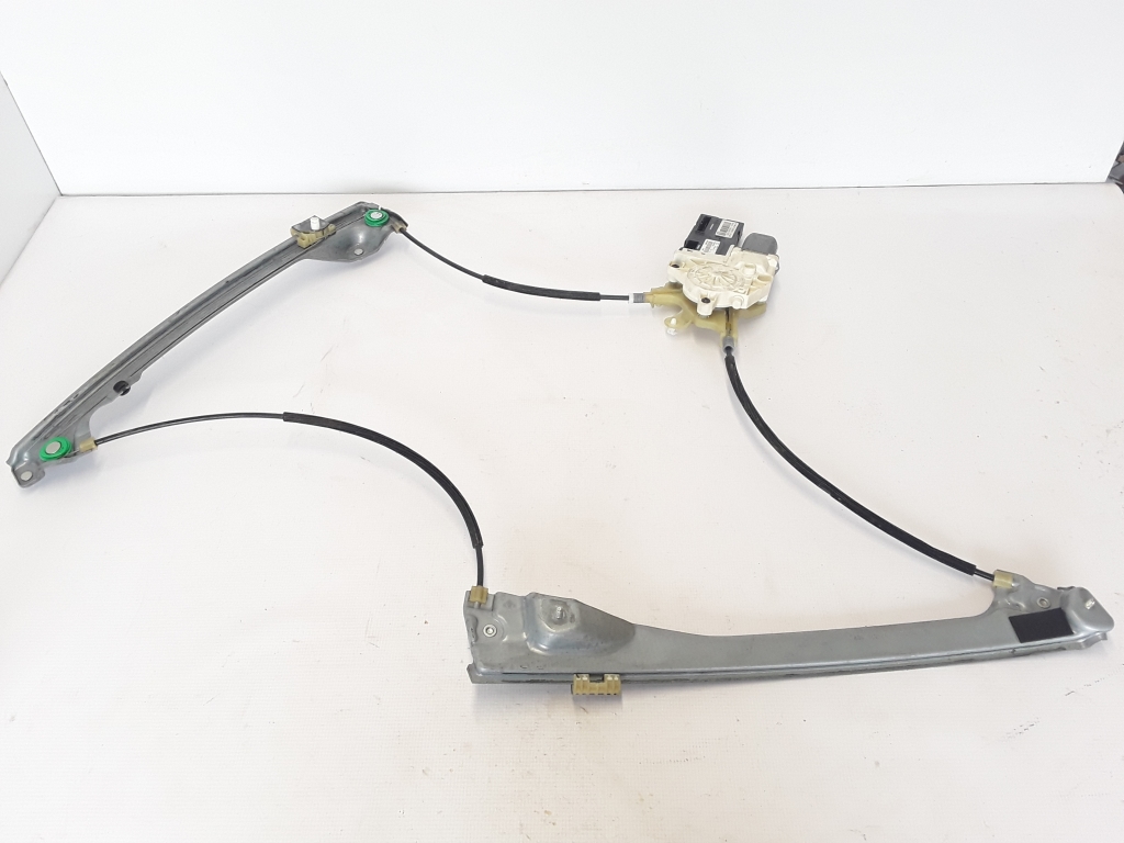 RENAULT Laguna 3 generation (2007-2015) Front Right Door Window Regulator 807000002R 22317055