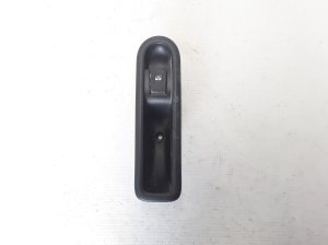 Schalter el. Fensterheber hinten - 8200234357