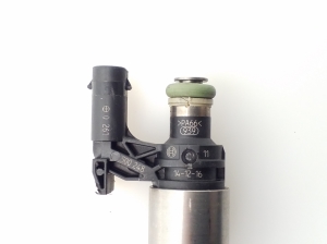  Fuel injector 