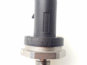  High pressure fuel line sensor 