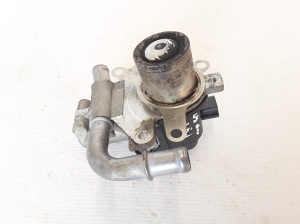  EGR valve 