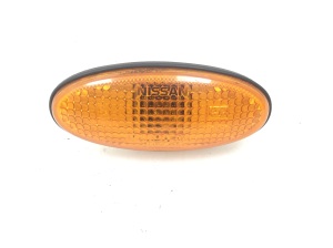 NISSAN Navara (1998–2007) Seitenblinker Kotflügel vorne