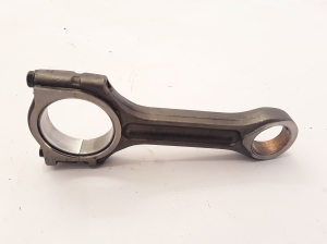  Connecting rod 