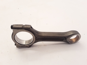  Connecting rod 