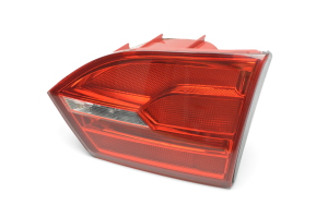 Tail light on trunk lid - 5C6945260