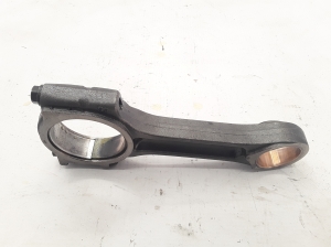  Connecting rod 