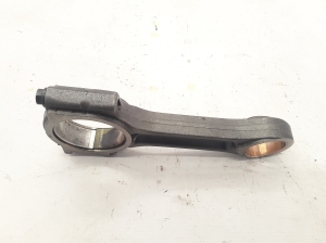  Connecting rod 