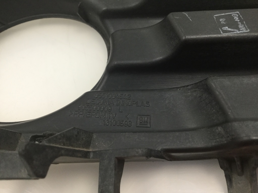 OPEL Vectra Priekšējā bampera kreisā reste 13100593 21191518