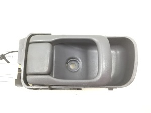 NISSAN Navara (1998–2007) Türöffner innen vorne