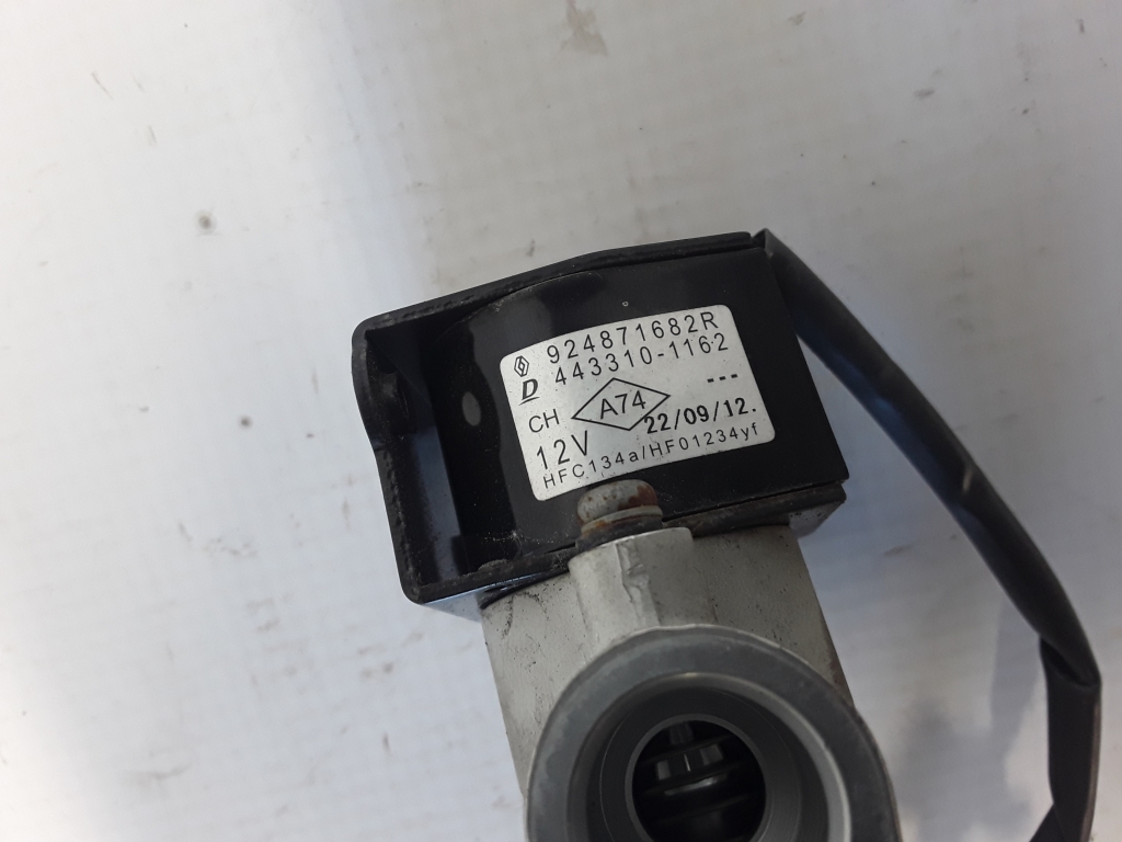 RENAULT Zoe 1 generation (2012-2023) Conditioner Pressure Sensor 924871682R 22317808