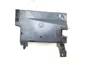 NISSAN Navara (1998–2007) Sicherungskastengehäuse unter der Motorhaube - 2