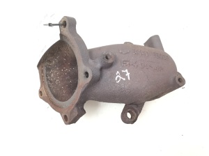  Exhaust manifold 