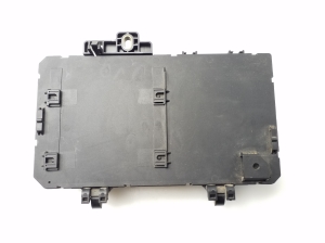 Opel Astra H (2004–2010) Sicherungskastengehäuse unter der Motorhaube 13181278 - 3