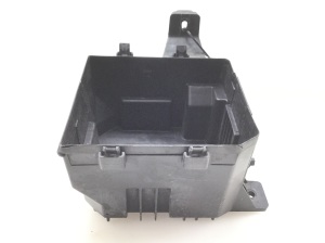 Sicherungskastengehäuse unter der Motorhaube - 284B9EB300
