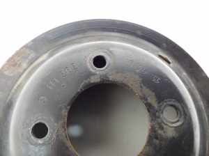 Mercedes Benz E-Class W210 (1995–2002) Riemenscheibe Wasserpumpe A1112020110 - 2