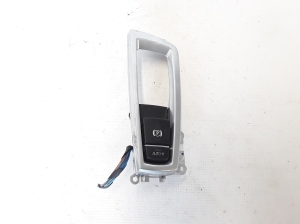 Parking brake switch - 6822518