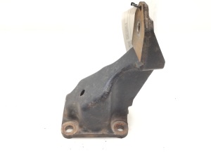  Engine holder 