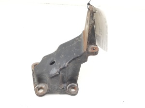  Engine holder 