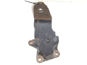  Engine holder 