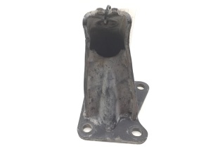  Engine holder 