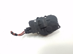 Mercedes Benz R-Class 251 (2006–2017) Stellmotor Heizungsklappe A1648202042 - 2