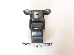  Rear tailgate hinge 