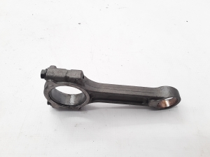  Connecting rod 