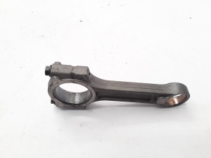  Connecting rod 