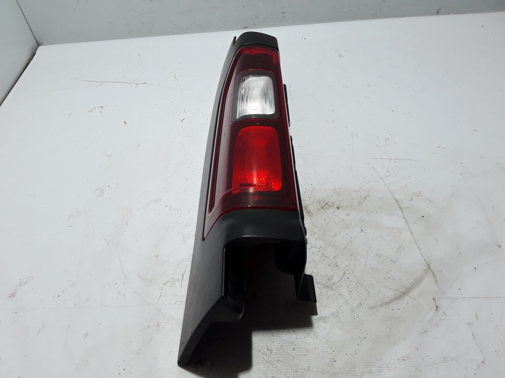 OPEL Vivaro B (2014-2019) Rear Left Taillight 265556737R 22318155