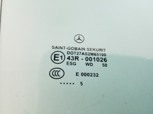 Mercedes Benz CLK-Class 209 (2002–2009) Esiukse klaas A2097250410 - 2