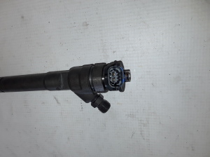  Fuel injector 