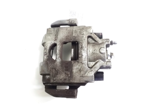 TOYOTA Yaris (2011–2020) Bremssattel vorne 477300D200