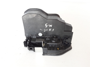 Rear side door lock - 7229459