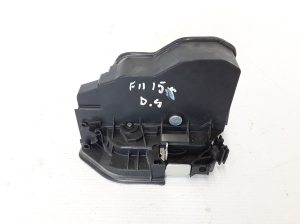Rear side door lock - 7229460
