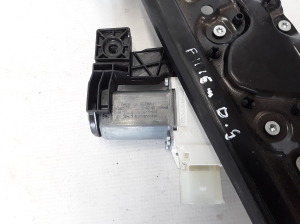 BMW 5 SERIES F11 (2010–2017) Rear side door window regulator 7208018 - 5