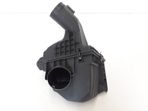 BMW 5 SERIES F10 (2010–2017) Luftfiltergehäuse 13717612014 - 4