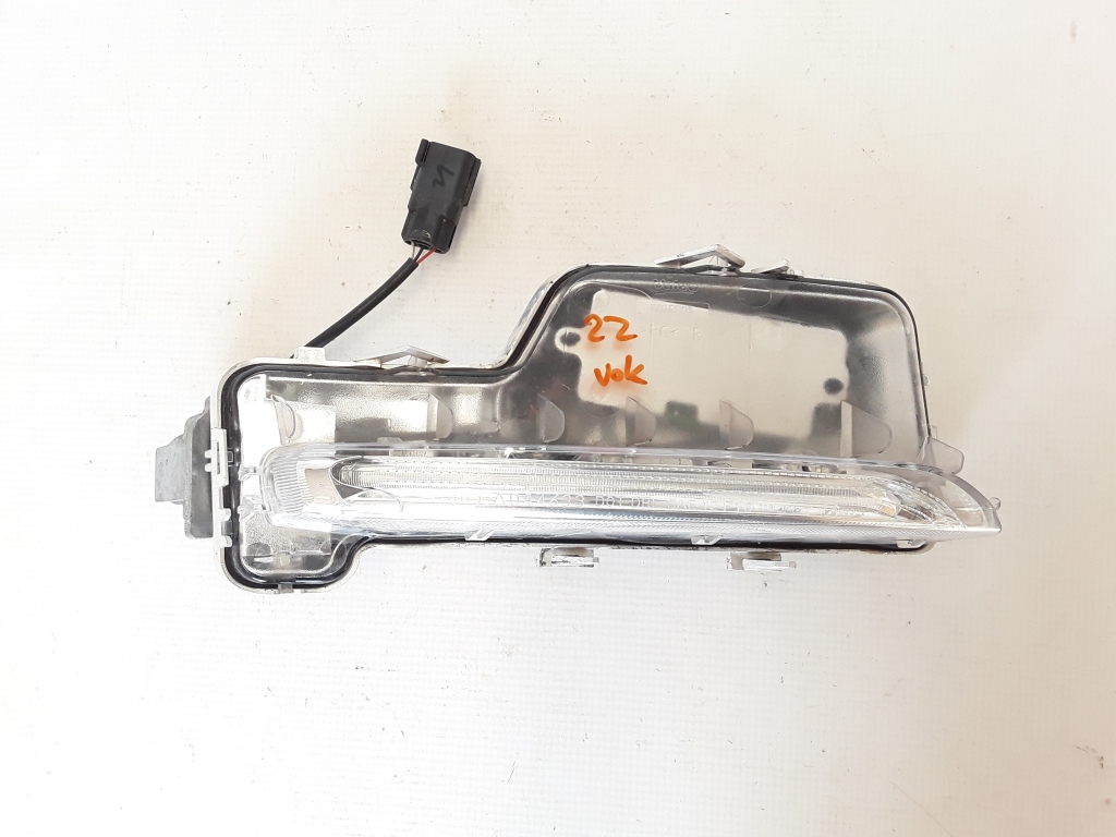 VOLVO V60 1 generation (2010-2020) Front Right Fog Light 31420396 21020451