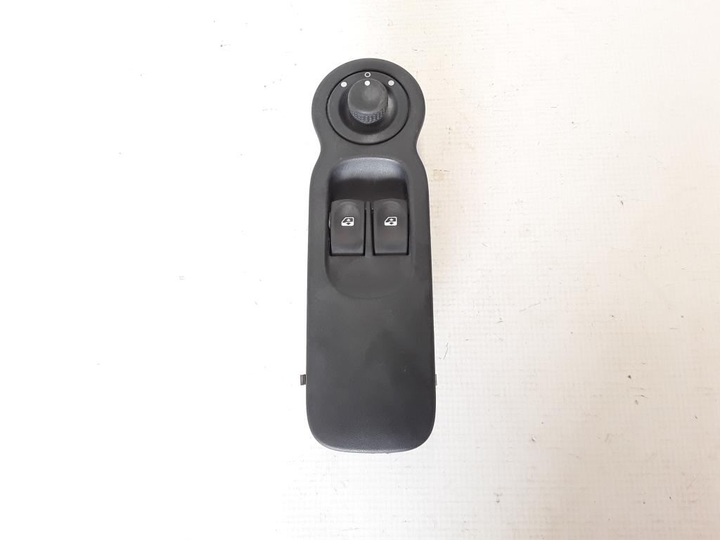 RENAULT Modus 2 generation (2007-2012) Front Left Door Window Switch 8200277630 21020278