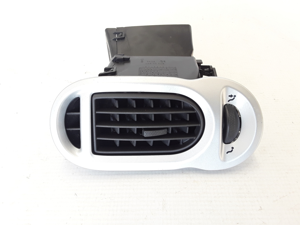 RENAULT Modus 2 generation (2007-2012) Salono oro paėmimo grotelės 7701066558 21020709