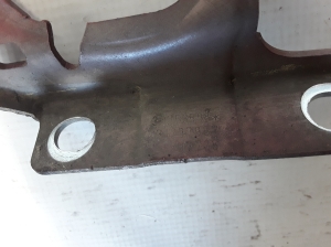  Engine cover hinge 