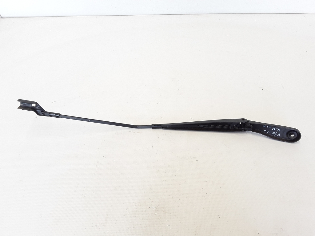 VOLVO V50 1 generation (2003-2012) Bras d'essuie-glace avant 31253999 21020555