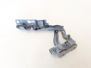 VOLVO S90 (2016–2026) Hood hinge 32219800 - 2