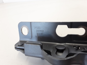  Engine cover hinge 