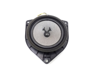   Rear side door speaker 