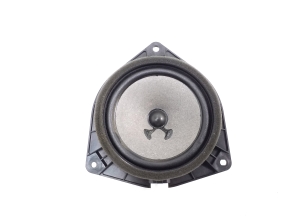   Rear side door speaker 