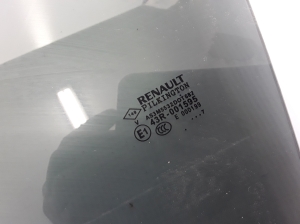 RENAULT Captur (2013–2019) Aizmugurējo sānu durvju stikls 823010692R - 3