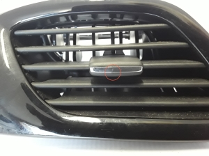  Interior panel ventilation grilles 