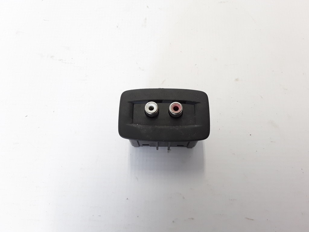 RENAULT Scenic 3 generation (2009-2015) Additional Music Player Connectors 280230005R 22318522