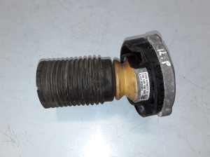 Front strut mount with bearing - 6795777