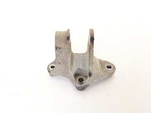  Engine holder 